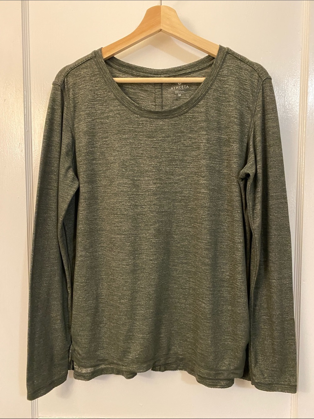 Athleta Heathered Olive Long Sleeve Crew Neck Top Medium